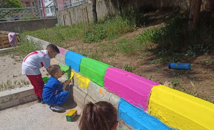 Bozüyük’te öğrenciler, doğayı korumayı öğrenirken doğayla iç içe bir sınıf deneyimi yaşadılar