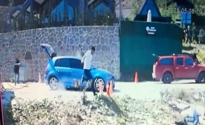 Bungalovda konaklayan 4 kişiye maskeli şahıslar kurşun yağdırdı: O anlar kamerada