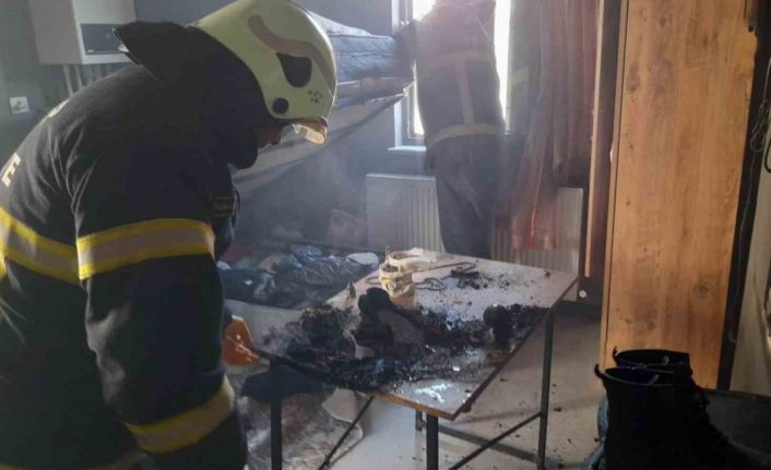 Burdur’da prizde unutulan ütü yangına neden oldu