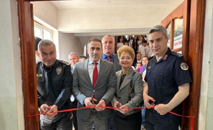 Burhaniye’de Kaymakam Memiş, Bilim Fuarı açılışına katıldı