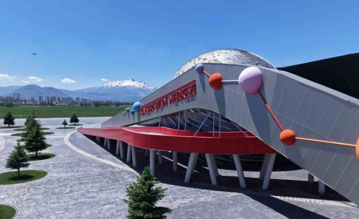 Büyükşehirin Bilim Merkezi, hem öğretiyor hem eğlendiriyor