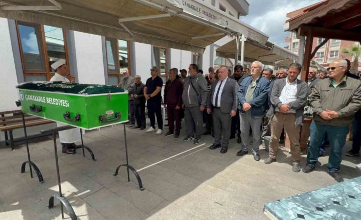 Çanakkale’de boşanma aşamasındaki eşi tarafından öldürülen kadın, son yolculuğuna uğurlandı