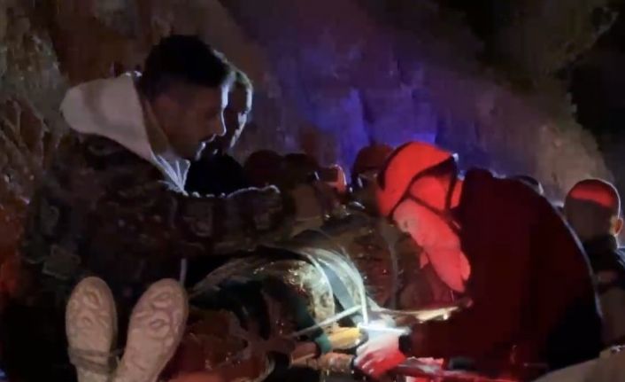 Çankırı Kalesi’nden kayalıklara düştü, ekipler seferber oldu