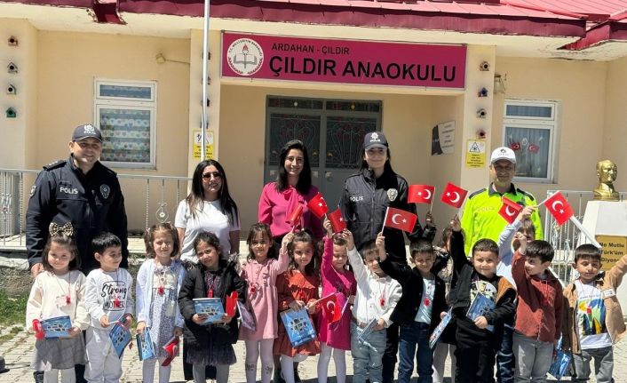 Çıldır’da anaokulu öğrencilerine trafik eğitimi