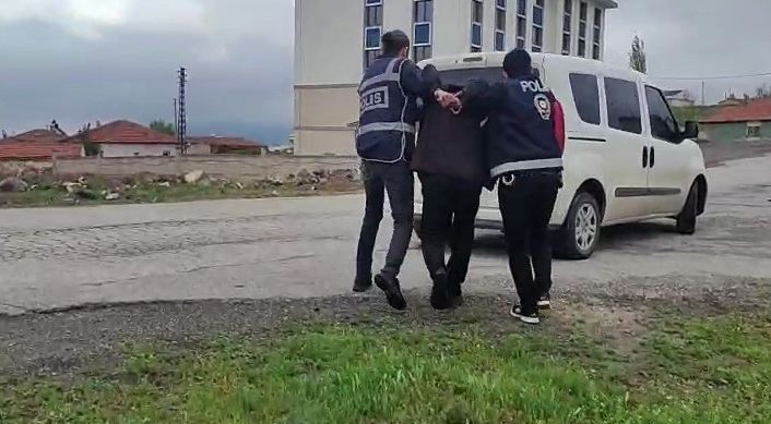 ’Cinsel istismar’ suçundan aranan 2 kişi yakalandı