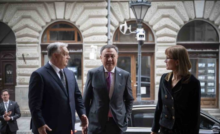 Cumhurbaşkanı Erdoğan, Macaristan’da Başbakan Orban ile kültürel programa katıldı