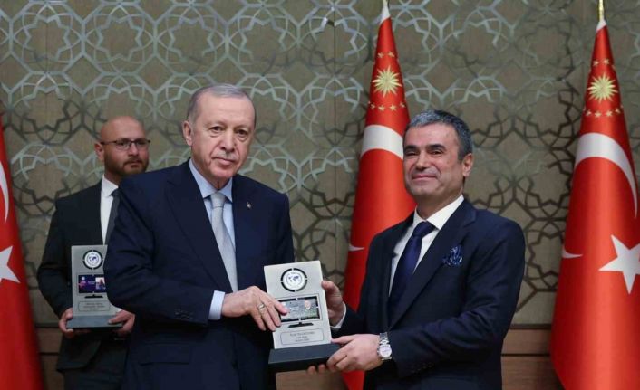 Cumhurbaşkanı Erdoğan: "Milleti provoke eden, halkı galeyana getiren, insanımıza hakaret eden gazeteci olmaz"