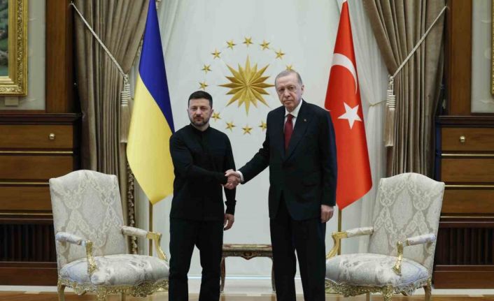 Cumhurbaşkanı Erdoğan, Ukrayna Cumhurbaşkanı Volodimir Zelenskiy ile bir araya geldi.
