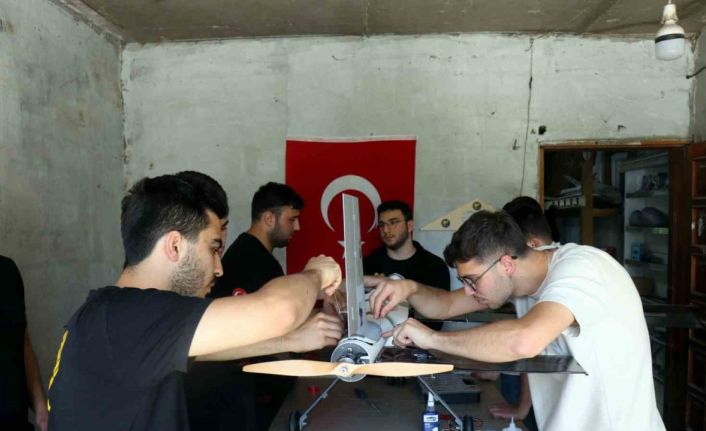 Daha önce böylesini görmediniz: Düğün konvoyunun önünü İnsansız Hava Aracı ile kestiler