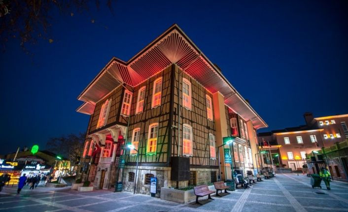 Dezenformasyonla Mücadele Merkezi: "Vakıflar, tarihi belediye binasına el koymadı"