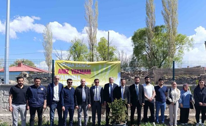 Diyadin’de "Orman Benim" kampanyası kapsamında fidan fikimi ve temizlik etkinliği