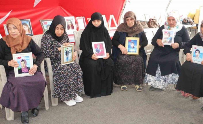 Diyarbakır anneleri PKK’nın silah bırakmasıyla çocuklarına kavuşmayı umut ediyor