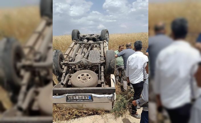 Diyarbakır’da pikap takla attı: 3 yaralı