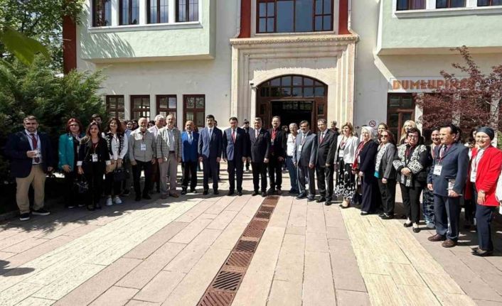 DPÜ Rektörü Prof. Dr. Süleyman Kızıltoprak: "Dilimiz var oldukça biz de varız"