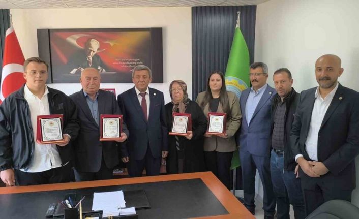 Dünya Çiftçiler Günü’nde genç ve yaşlı çiftçiler ödül aldı