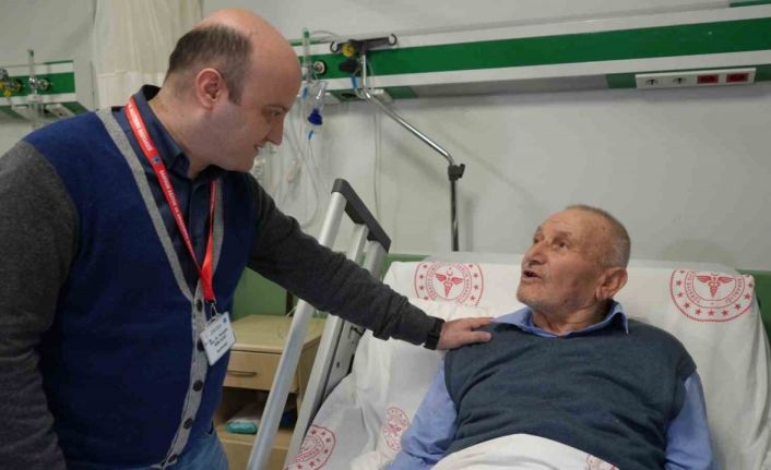 Dünyada 18’nci, Türkiye’de ilk: 4 yaprakçıklı aort kapağına TAVİ operasyonu