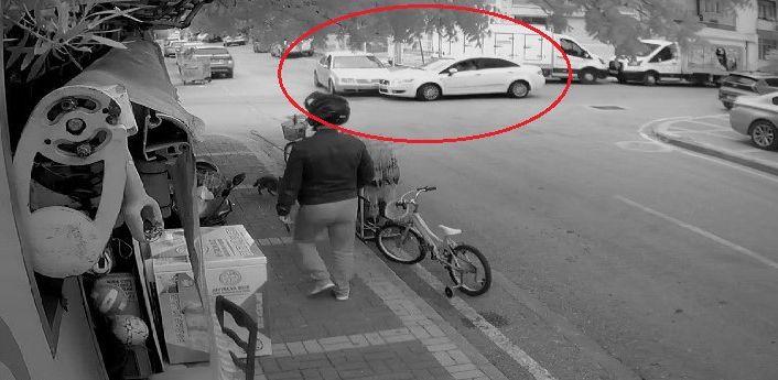 ’Dur’ tabelasını kapatan kamyonet kazaya neden oldu