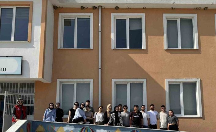 Düzce’de okul duvarlarına renkli dokunuş