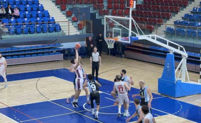 EBBL 2. Lig Play-Off: Düzce 81 Basketbol: 57 - Merzifon Belediyespor: 59