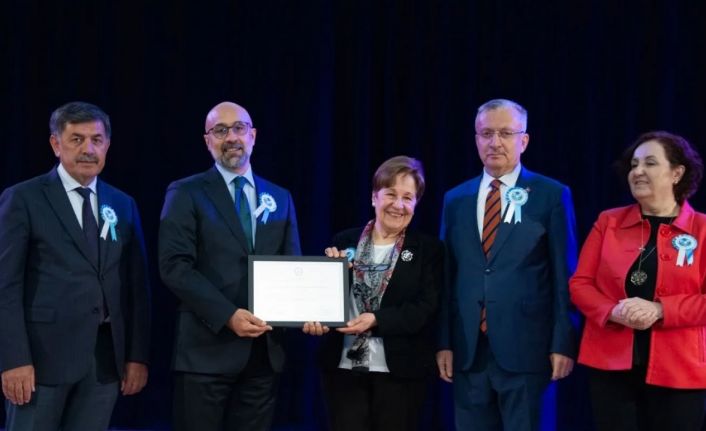 Eczacılık Fakültesi akreditasyon belgesi takdim töreni düzenlendi