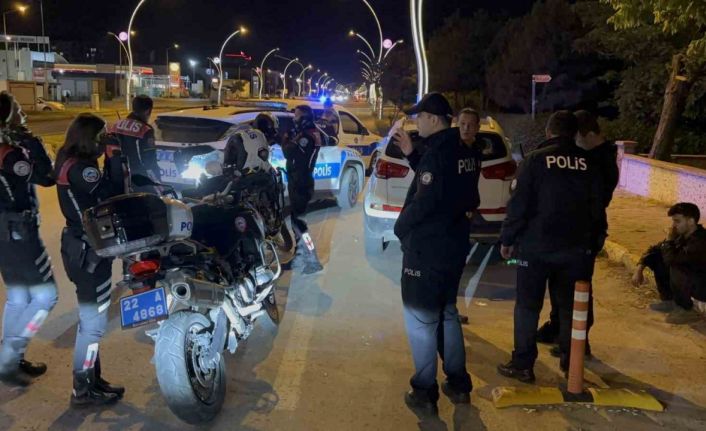 Edirne’de dur ihtarına uymayan ehliyetsiz sürücü polisi alarma geçirdi