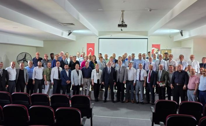 Efeler’de öğretmenlere yapay zeka eğitimi verildi