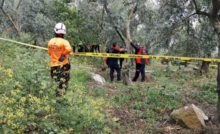 Emekli öğretmen ölü bulundu