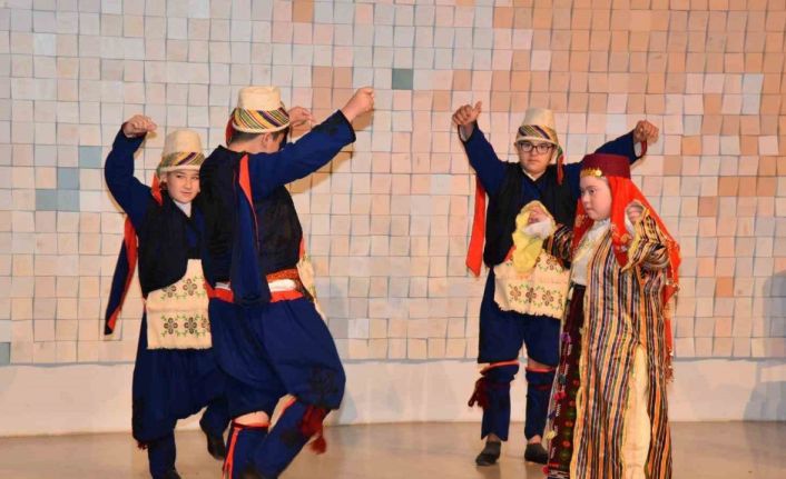 Engelliler haftasında anlamlı resim sergisi