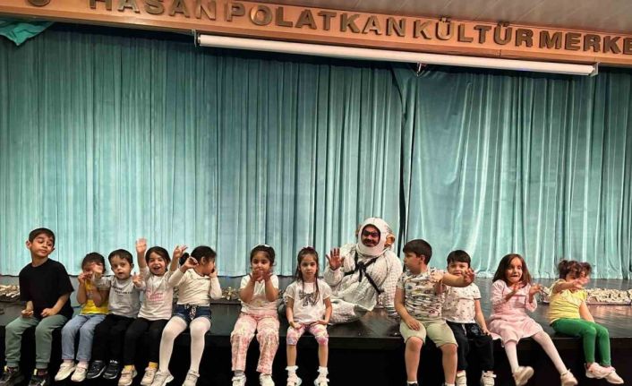 Engelsiz Kreş’te tiyatro mutluluğu