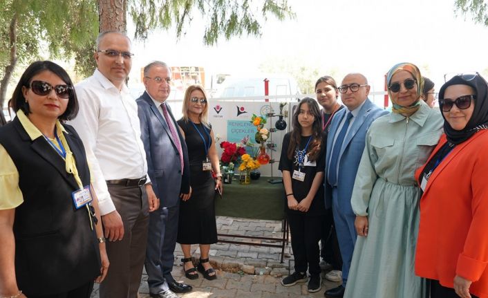 Erdemli’de 10 okulda bilim fuarı açıldı