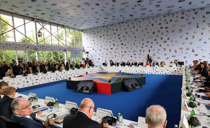 Erdoğan: "Ukrayna’da silahların susması ve barış zemininin oluşturulması için kritik bir dönemeçteyiz"