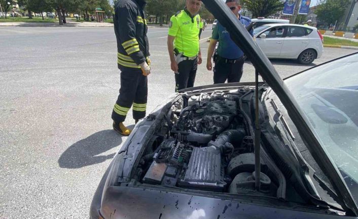 Erzincan’da araç yangını