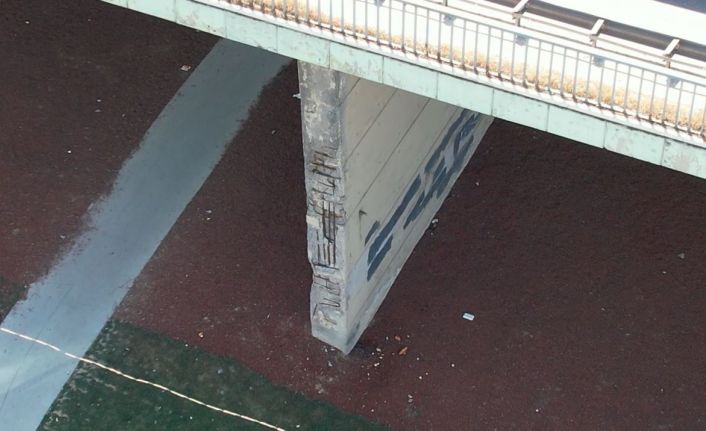 Esenyurt Balıkyolu köprüsü tehlike saçmaya devam ediyor