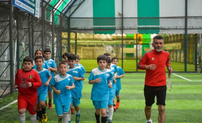 Esenyurt Belediyesi’nden geleceğin futbolcularına destek