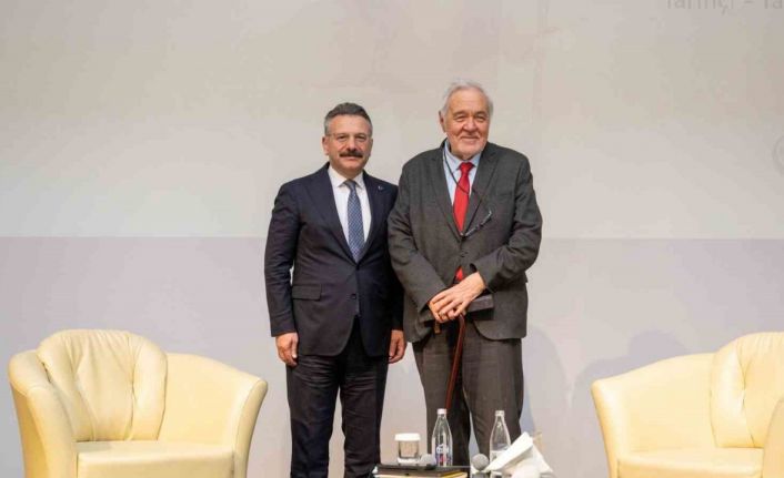 Eskişehir’de İlber Ortaylı’nın katılımıyla "Türk Kültürü ve Yunus Emre" söyleşisi düzenlendi