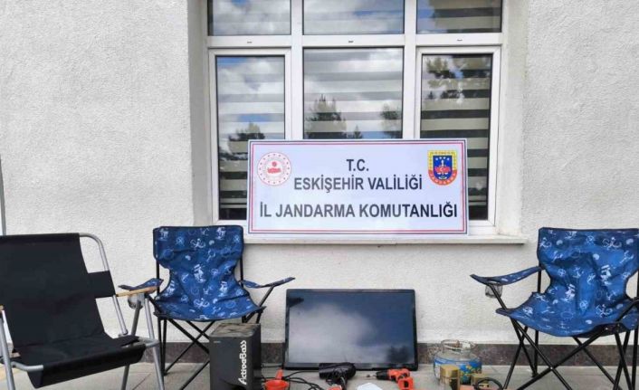 Eskişehir’de ilginç hırsızlık olayı: Kamp sandalyelerini ve piknik ekipmanlarını çaldılar