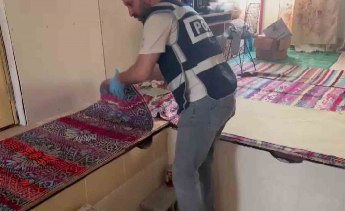 Eve özel zula yaptırıp kalaşnikof saklamış: Şüpheli tutuklandı