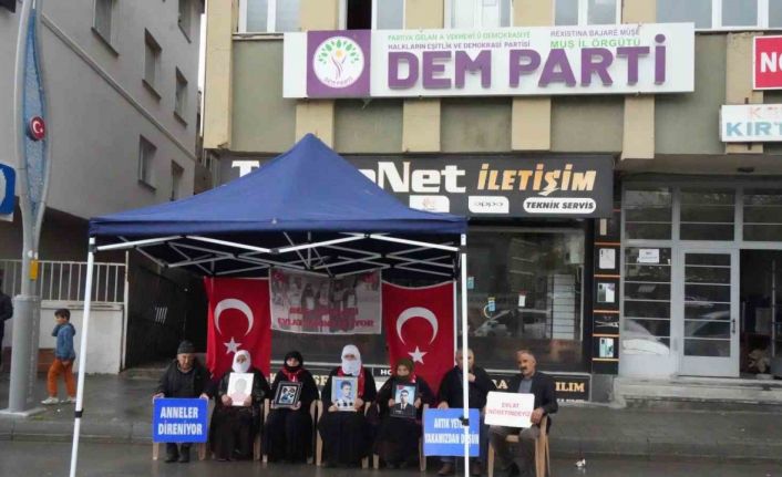 Evlat nöbetinde gözyaşları yerini umuda bıraktı