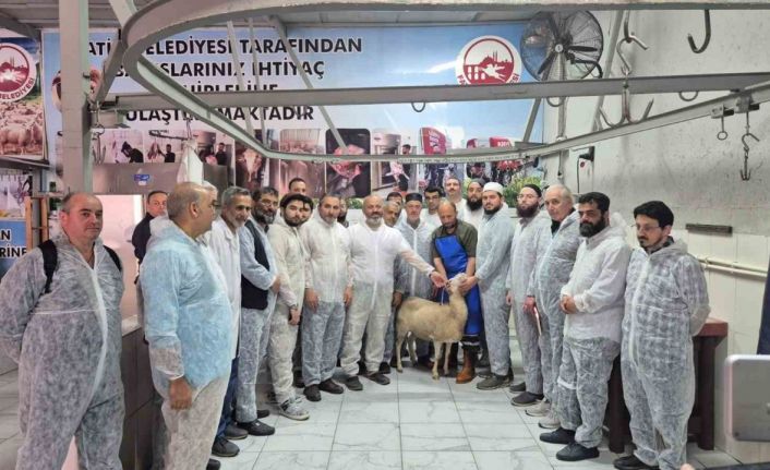Fatih Belediyesi, vatandaşlara "Sertifikalı Kurban Kesim Elemanı Eğitimi" verdi