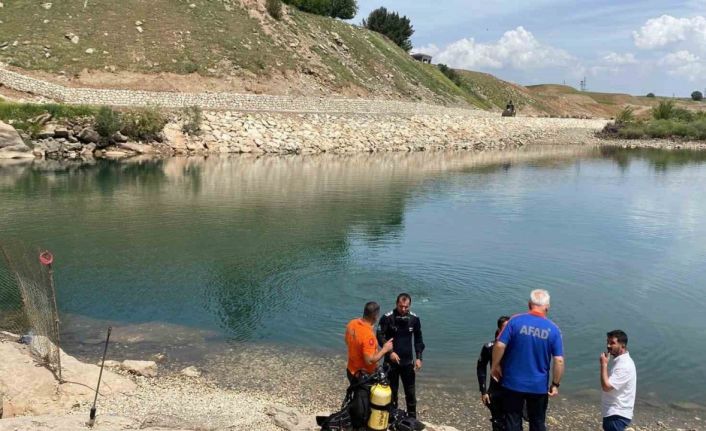 Fotoğraf çekmek isteyen çocuk, düştüğü Malabadi Çayı’nda hayatını kaybetti