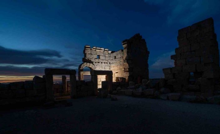 Fotono21, Zerzevan Kalesi’nde Işıkla Boyama Atölyesiyle geceyi sanata dönüştürdü