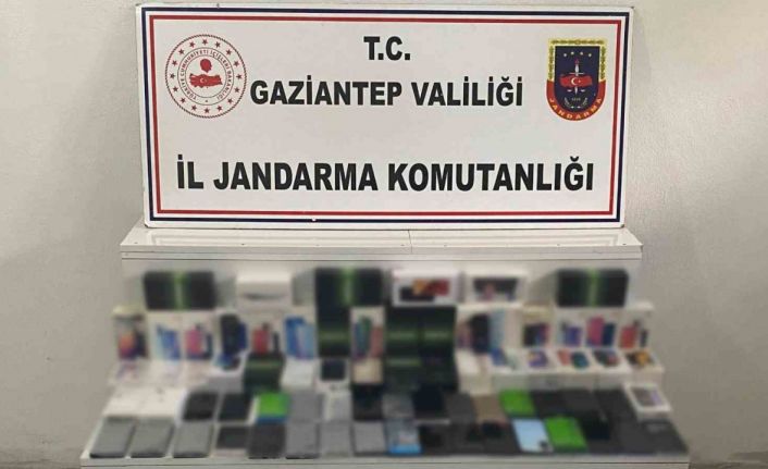 Gaziantep’te 2 milyon TL değerinde kaçak telefon ele geçirildi