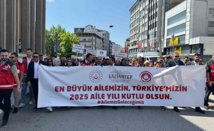 Gaziantep’te ’Aile Yılı’ kapsamında kortej yürüyüşü düzenlendi