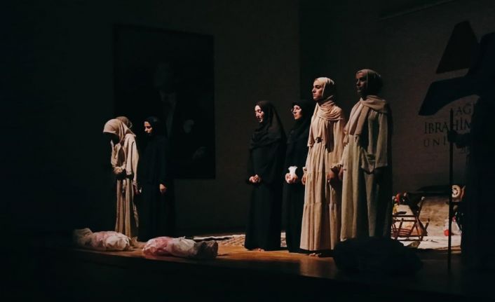 "Gazze’nin Kadınları" tiyatrosu üniversitede sahnelendi