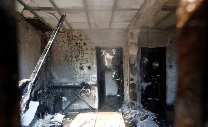 Gecekonduda çıkan yangın itfaiyeyi alarma geçirdi