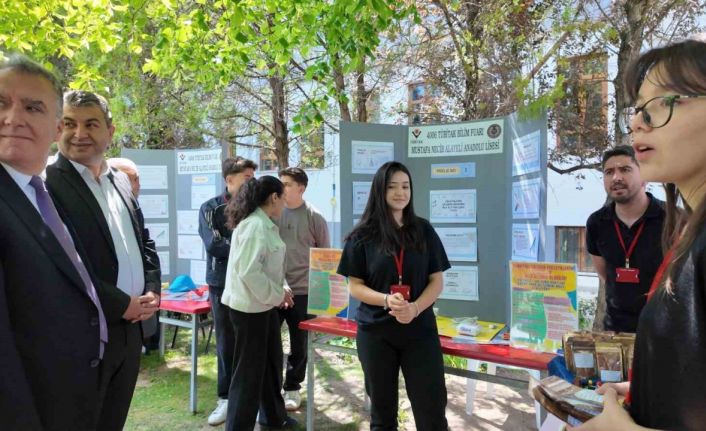 Gediz’de öğrencilerden ilgi çekici projeler; vardiyalı çalışmanın aile içi etkileri araştırıldı