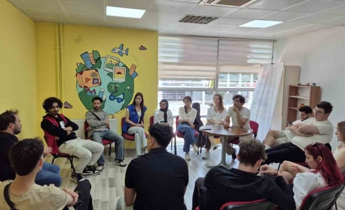 Gençler Avrupa fırsatlarını Uluslararası Gençlik Merkezi ile keşfediyor