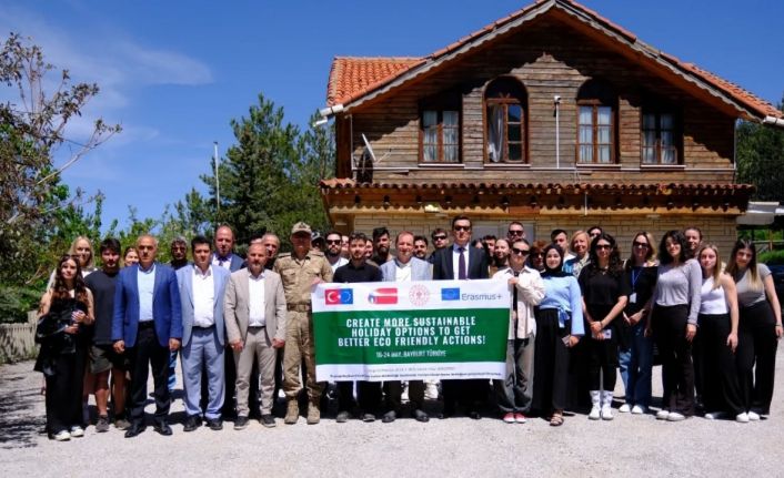 Gençlik çalışanları Bayburt’ta eko turizmi konuşuyor