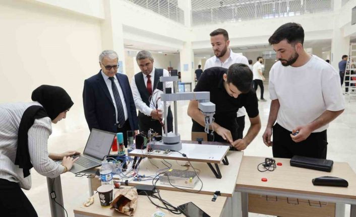 GİBTÜ’de 20’den fazla proje görücüye çıktı