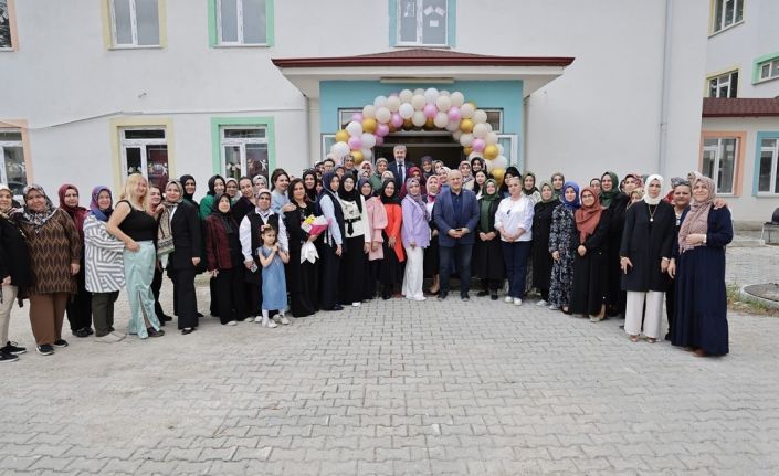 Giyim Üretim Teknolojisi ve İğne Oyası Kursları’nın yıl sonu sergisi